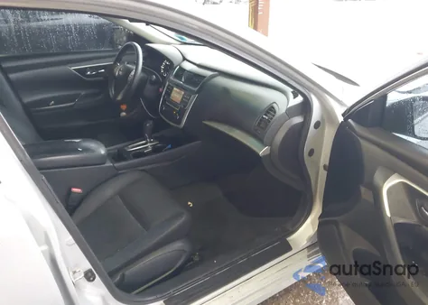 2016 Nissan Altima 2.5/2.5 S/2.5 Sl/2.5 Sr/2.5 Sv z USA, uszkodzony, nr VIN 1N4AL3AP9GN344647